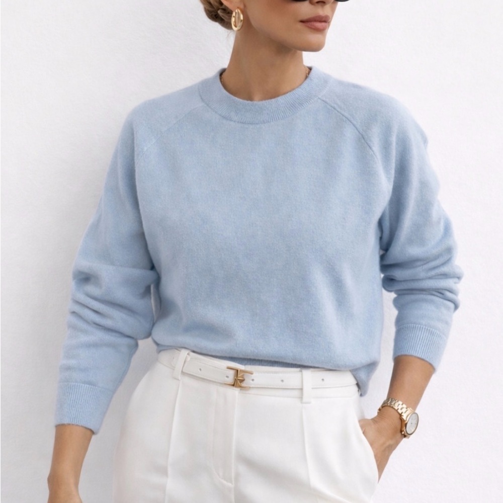 NWT Vince Soft Blue Crew Neck boxy crop waist length 100% cashmere Sweater M